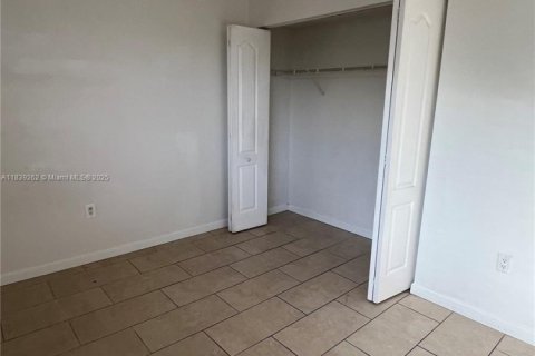 Condo in Miami, Florida, 2 bedrooms  № 1828314 - photo 16