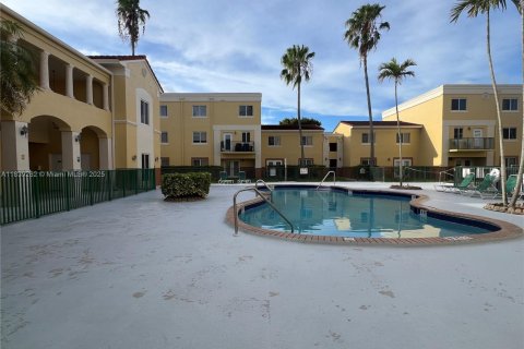 Condo in Miami, Florida, 2 bedrooms  № 1828314 - photo 2