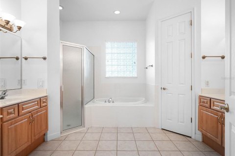 House in Howey-in-the-Hills, Florida 3 bedrooms, 195.75 sq.m. № 1721975 - photo 19