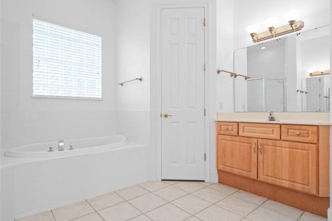House in Howey-in-the-Hills, Florida 3 bedrooms, 195.75 sq.m. № 1721975 - photo 21