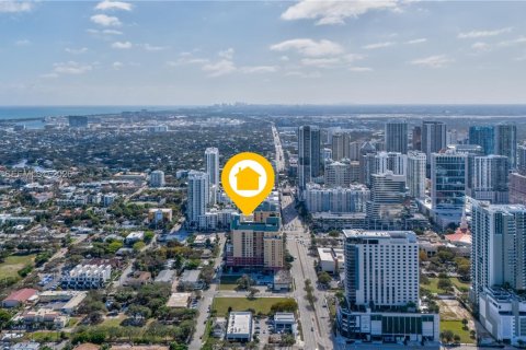 Copropriété à louer à Fort Lauderdale, Floride: 2 chambres, 112.97 m2 № 2056726 - photo 2