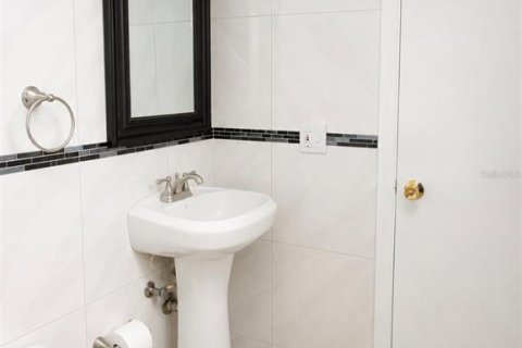 Купить кондоминиум в Хайалиа, Флорида 6 комнат, № 2147393 - фото 11