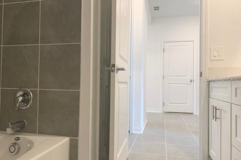 Casa en alquiler en Winter Haven, Florida, 4 dormitorios, 171.68 m2 № 1913531 - foto 8