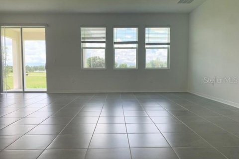 Casa en alquiler en Winter Haven, Florida, 4 dormitorios, 171.68 m2 № 1913531 - foto 19