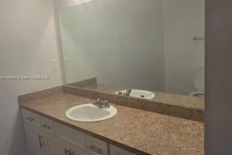 Снять в аренду кондоминиум в Пемброк-Пайнс, Флорида 2 спальни, 104.98м2, № 1871902 - фото 24