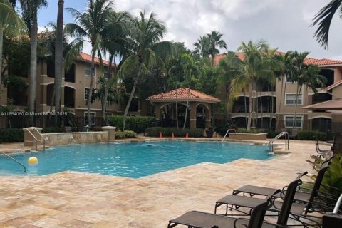 Condominio en Pembroke Pines, Florida, 2 dormitorios  № 1871902
