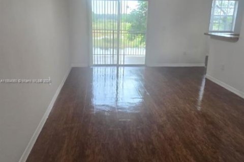 Снять в аренду кондоминиум в Пемброк-Пайнс, Флорида 2 спальни, 104.98м2, № 1871902 - фото 12