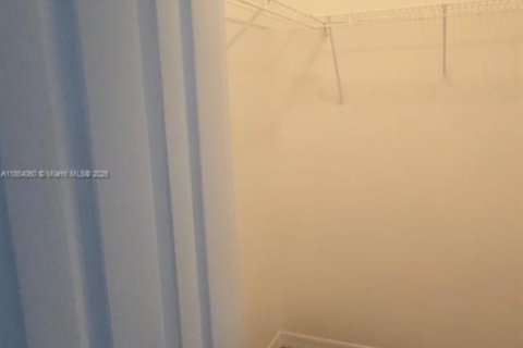 Снять в аренду кондоминиум в Пемброк-Пайнс, Флорида 2 спальни, 104.98м2, № 1871902 - фото 20