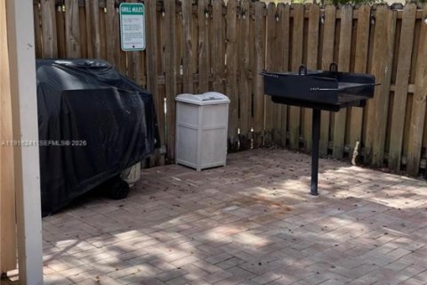 Condo in Plantation, Florida, 2 bedrooms  № 2069471 - photo 30
