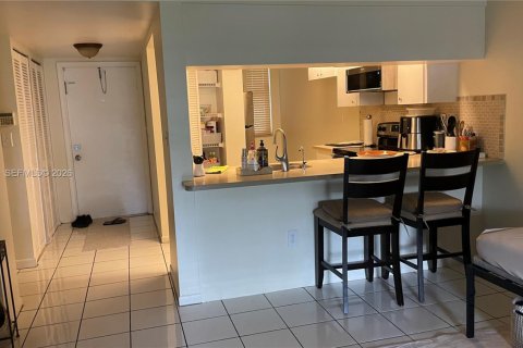 Condo in Plantation, Florida, 2 bedrooms  № 2069471