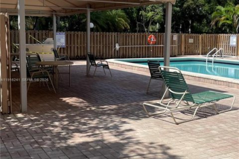 Condo in Plantation, Florida, 2 bedrooms  № 2069471 - photo 29