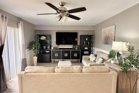 Townhouse in West Palm Beach, Florida 2 bedrooms, 114.83 sq.m. № 2186511 - photo 5