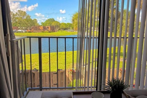 Townhouse in West Palm Beach, Florida 2 bedrooms, 114.83 sq.m. № 2186511 - photo 16
