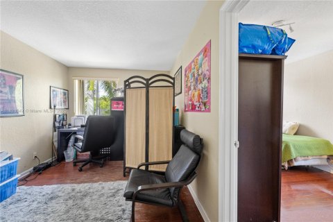 House in Weston, Florida 5 bedrooms, 234.67 sq.m. № 1784168 - photo 22