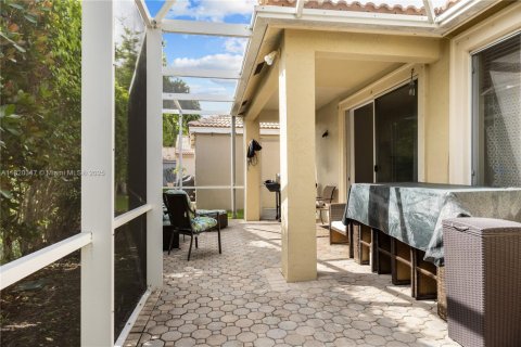 House in Weston, Florida 5 bedrooms, 234.67 sq.m. № 1784168 - photo 20
