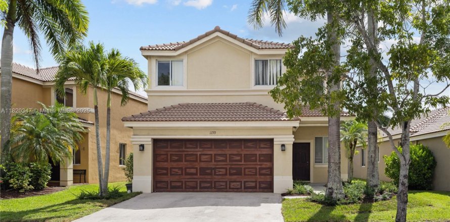 House in Weston, Florida 5 bedrooms, 234.67 sq.m. № 1784168