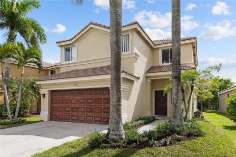 House in Weston, Florida 5 bedrooms, 234.67 sq.m. № 1784168 - photo 3