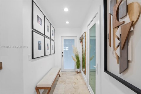 Купить виллу или дом в Маргит, Флорида 3 спальни, № 1989170 - фото 14