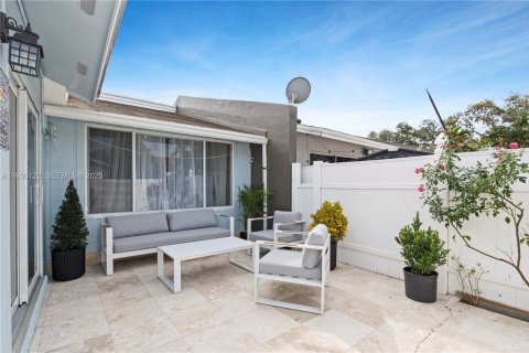 Купить виллу или дом в Маргит, Флорида 3 спальни, № 1989170 - фото 15