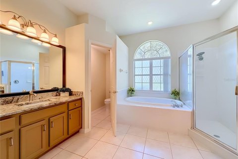 House in Winter Springs, Florida 4 bedrooms, 235.32 sq.m. № 2421786 - photo 19