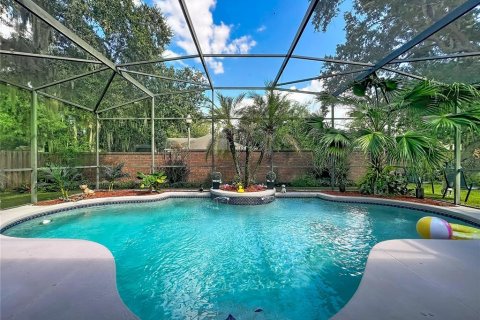 House in Winter Springs, Florida 4 bedrooms, 235.32 sq.m. № 2421786 - photo 2