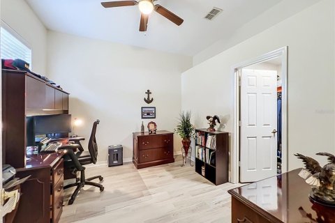 House in Winter Springs, Florida 4 bedrooms, 235.32 sq.m. № 2421786 - photo 20
