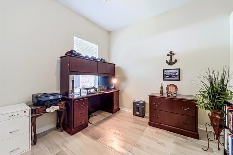 House in Winter Springs, Florida 4 bedrooms, 235.32 sq.m. № 2421786 - photo 21