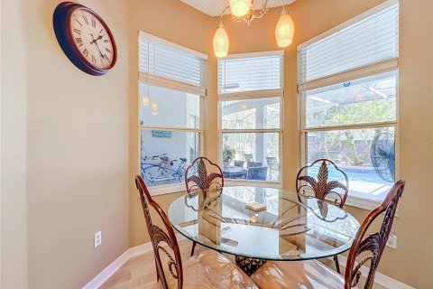 House in Winter Springs, Florida 4 bedrooms, 235.32 sq.m. № 2421786 - photo 10