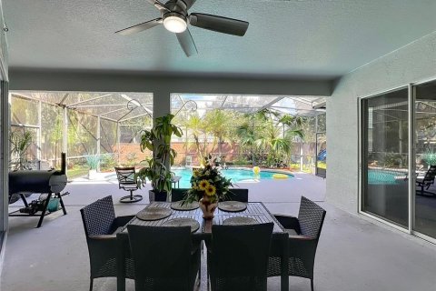 House in Winter Springs, Florida 4 bedrooms, 235.32 sq.m. № 2421786 - photo 3