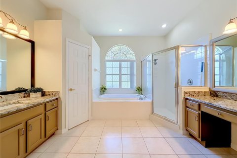 House in Winter Springs, Florida 4 bedrooms, 235.32 sq.m. № 2421786 - photo 17