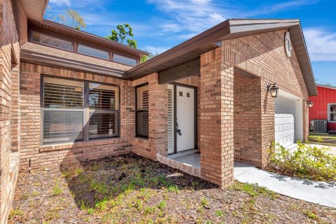 House in Sarasota, Florida 3 bedrooms, 152.36 sq.m. № 2150877 - photo 4