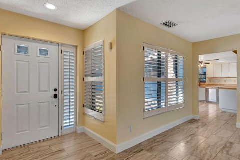 House in Sarasota, Florida 3 bedrooms, 152.36 sq.m. № 2150877 - photo 5