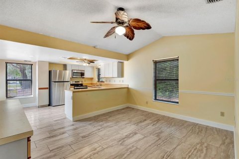 House in Sarasota, Florida 3 bedrooms, 152.36 sq.m. № 2150877 - photo 9