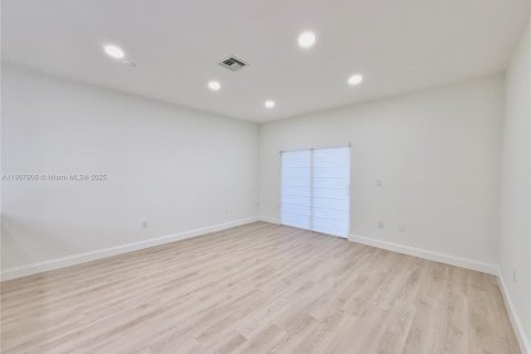 Купить таунхаус в Тамарак, Флорида 3 спальни, 141.95м2, № 1966070 - фото 8