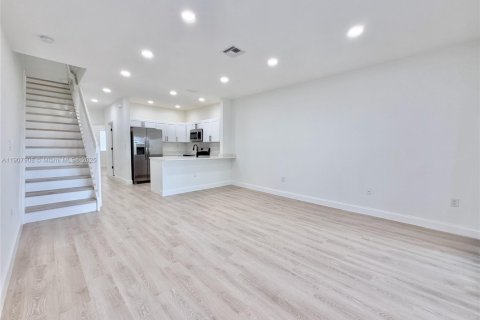 Купить таунхаус в Тамарак, Флорида 3 спальни, 141.95м2, № 1966070 - фото 5