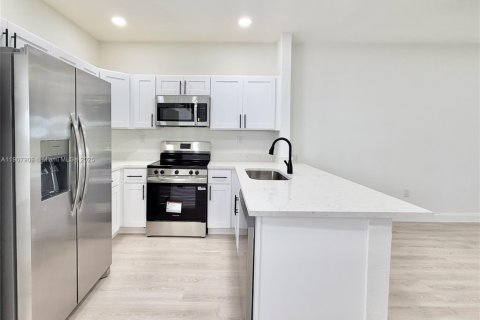 Купить таунхаус в Тамарак, Флорида 3 спальни, 141.95м2, № 1966070 - фото 9