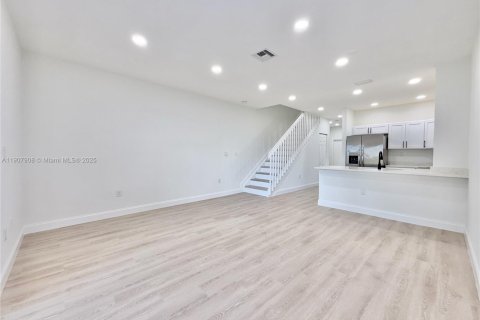 Купить таунхаус в Тамарак, Флорида 3 спальни, 141.95м2, № 1966070 - фото 4