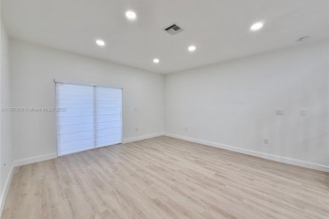 Купить таунхаус в Тамарак, Флорида 3 спальни, 141.95м2, № 1966070 - фото 10