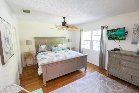 Villa ou maison à louer à Bradenton, Floride: 3 chambres, 175.59 m2 № 375638 - photo 9