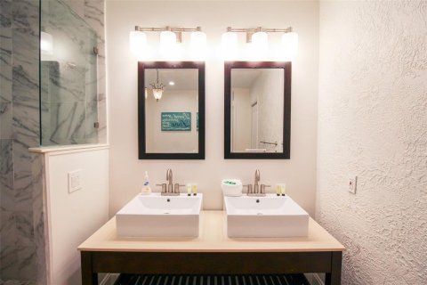 Villa ou maison à louer à Bradenton, Floride: 3 chambres, 175.59 m2 № 375638 - photo 16