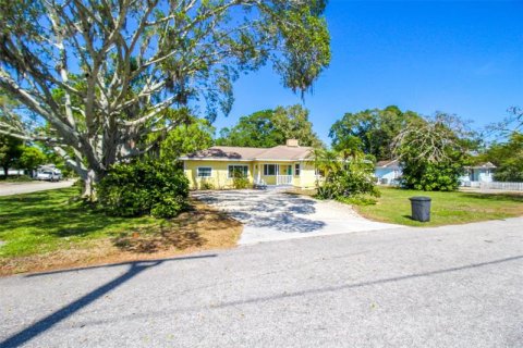 Villa ou maison à louer à Bradenton, Floride: 3 chambres, 175.59 m2 № 375638 - photo 1