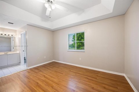 Touwnhouse à vendre à Homestead, Floride: 3 chambres, 141.03 m2 № 1945953 - photo 13