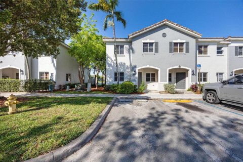 Touwnhouse à vendre à Homestead, Floride: 3 chambres, 141.03 m2 № 1945953 - photo 1