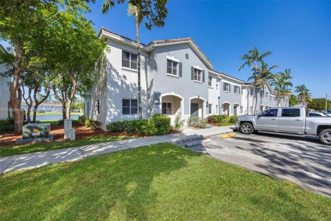 Touwnhouse à vendre à Homestead, Floride: 3 chambres, 141.03 m2 № 1945953 - photo 2