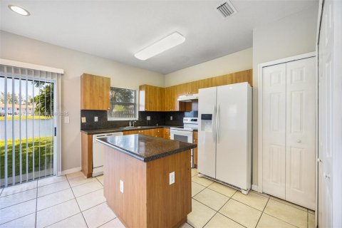 Touwnhouse à vendre à Homestead, Floride: 3 chambres, 141.03 m2 № 1945953 - photo 4