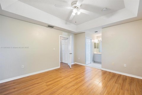Touwnhouse à vendre à Homestead, Floride: 3 chambres, 141.03 m2 № 1945953 - photo 11
