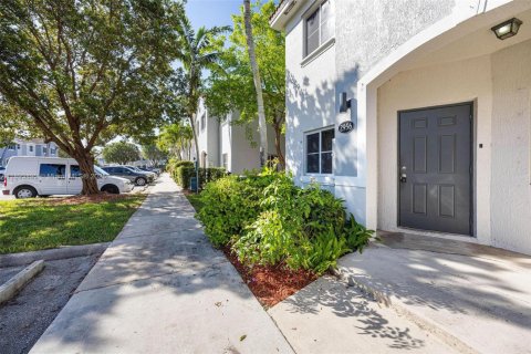 Touwnhouse à vendre à Homestead, Floride: 3 chambres, 141.03 m2 № 1945953 - photo 3