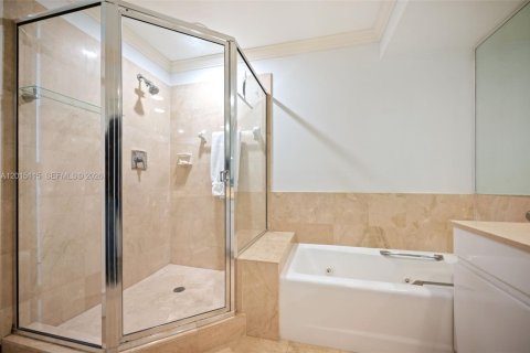 Copropriété à louer à Miami, Floride: 2 chambres, 121.7 m2 № 2171329 - photo 18