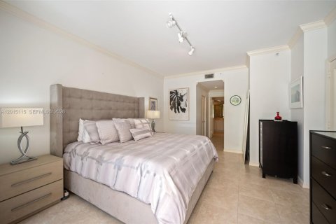 Copropriété à louer à Miami, Floride: 2 chambres, 121.7 m2 № 2171329 - photo 16