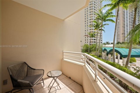 Copropriété à louer à Miami, Floride: 2 chambres, 121.7 m2 № 2171329 - photo 26